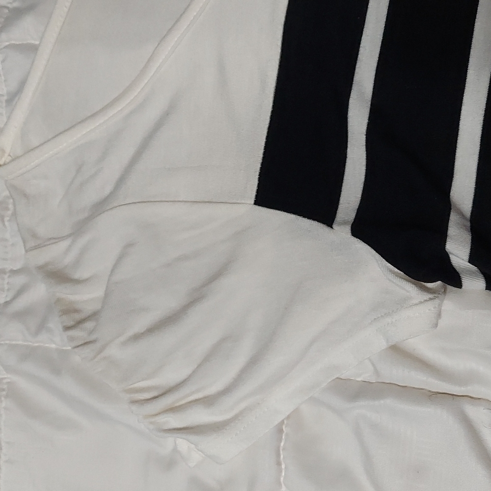 WHITE/BLACK BLOUSE - Picture 4 of 8
